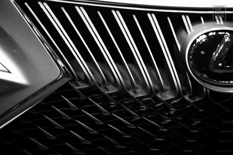 Illustration for article titled Get Closer To The Cars Of The Geneva Motor Show Than Humanly Possible